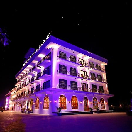 Krown Palace Resort Silvassa Exterior foto